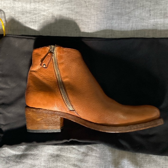 NWT - Italian made leather ankle booties sz 39 brand "gravity pope" - Picture 9 of 16